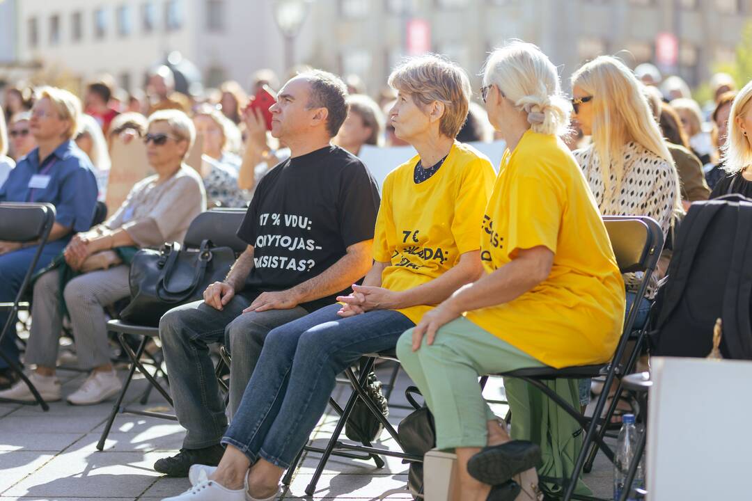 Prie Vyriausybės prasideda mokytojų streikas