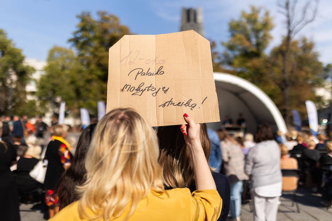 Prie Vyriausybės prasideda mokytojų streikas