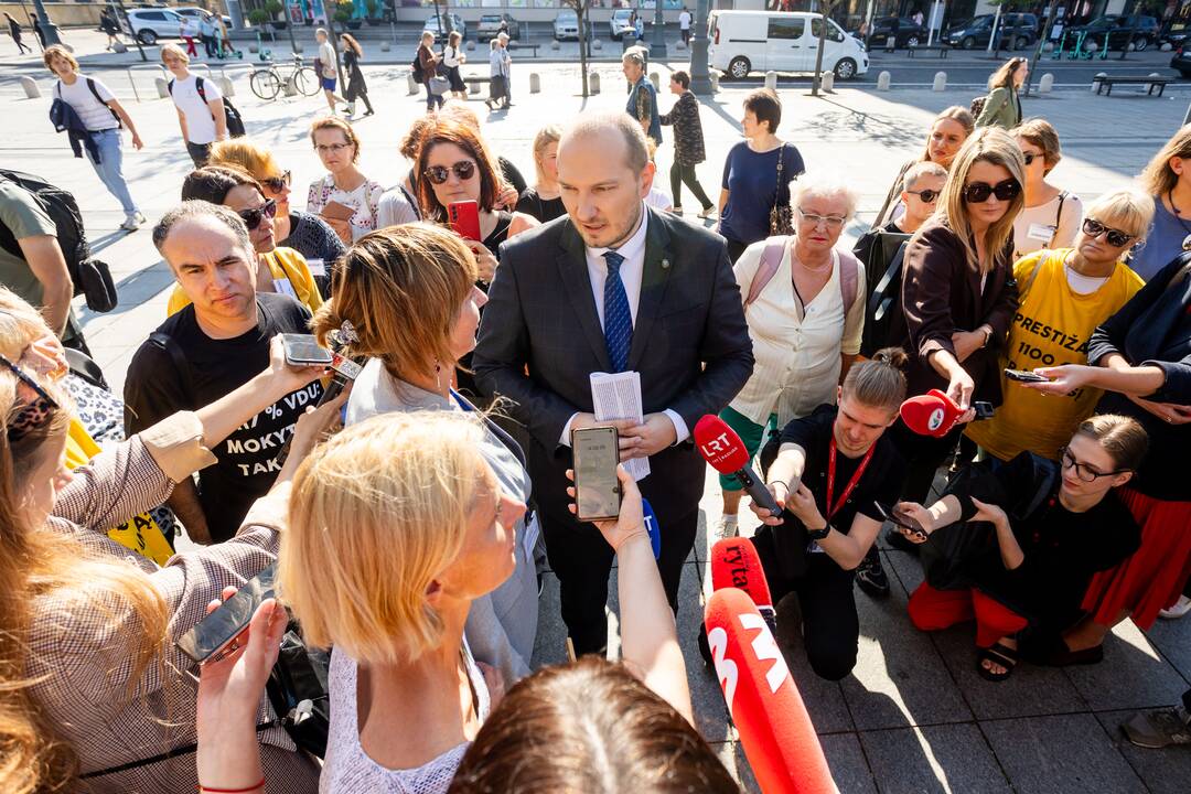 Prie Vyriausybės prasideda mokytojų streikas