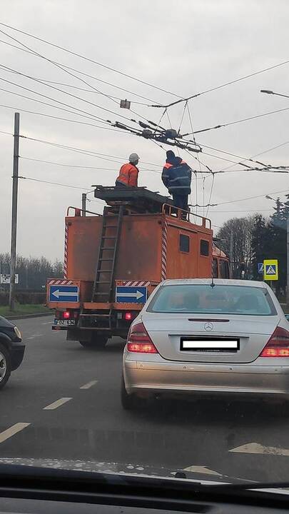 Judrioje žiedinėje sankryžoje – avarija (vaizdo įrašas)