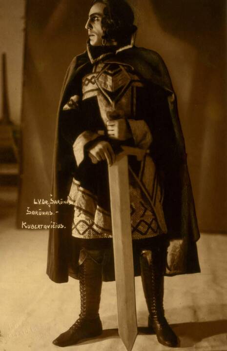 Karaliaus Lyro vaidmuo. Spektaklis: V. Šekspyro "Karalius Lyras" (1937), rež. K. Juršys. 