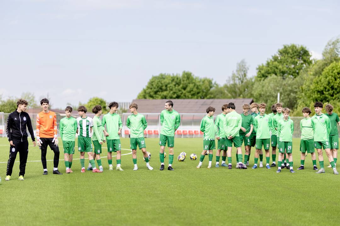 Futbolo stadiono atidarymas Vilniuje