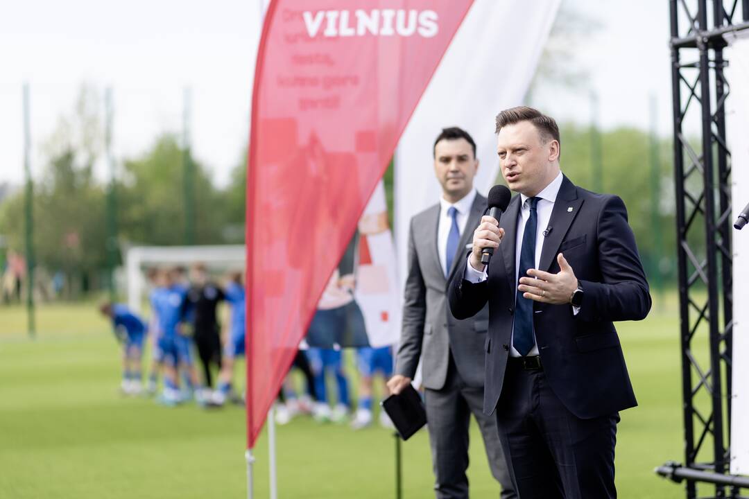 Futbolo stadiono atidarymas Vilniuje