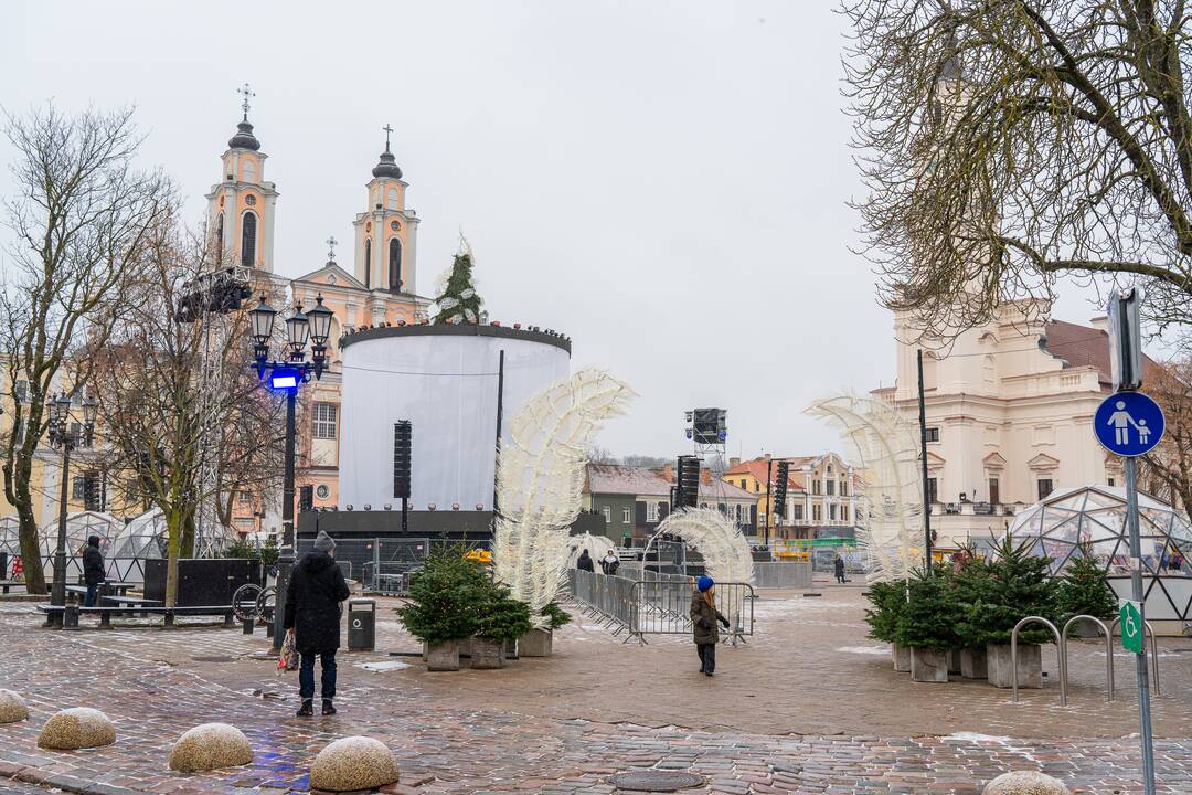 Kauno Kalėdų eglė prieš įžiebimą