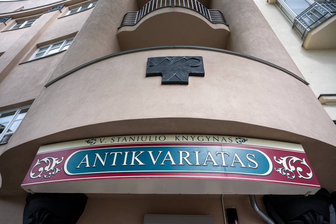 Prie V. Staniulio knygyno atidengta atminimo lenta