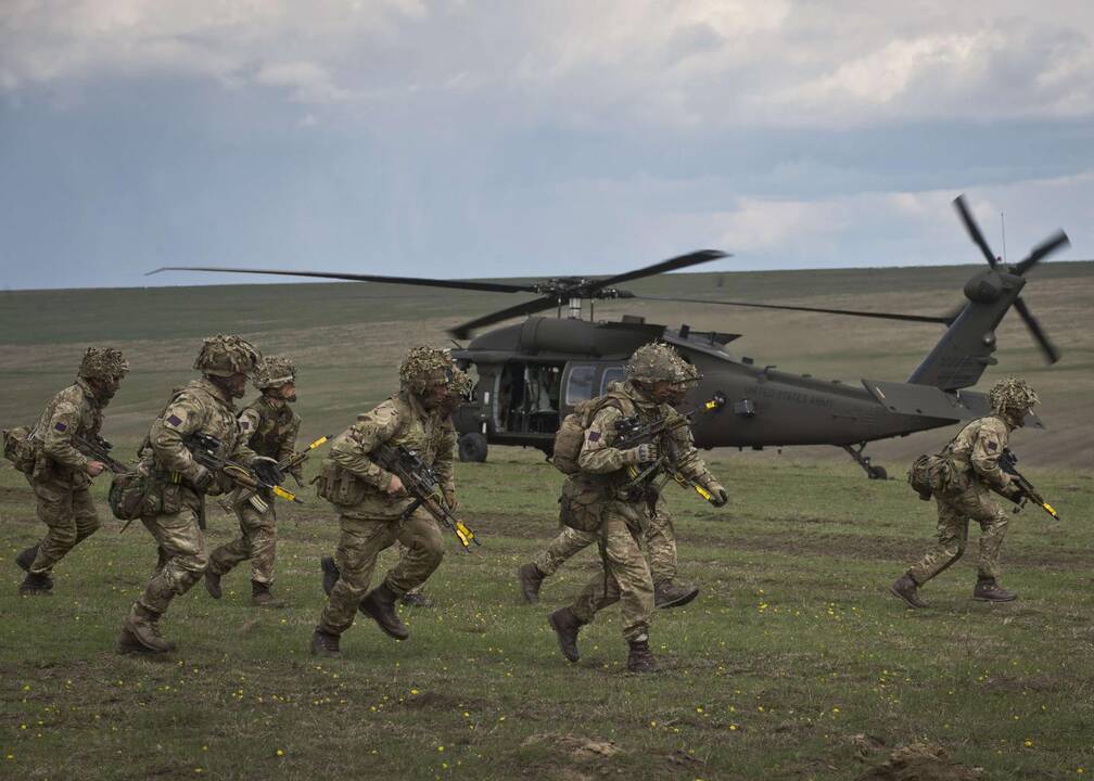 Kariuomenės vadas: Britanijos kariniai pajėgumai nepakankami Rusijos grėsmei atremti