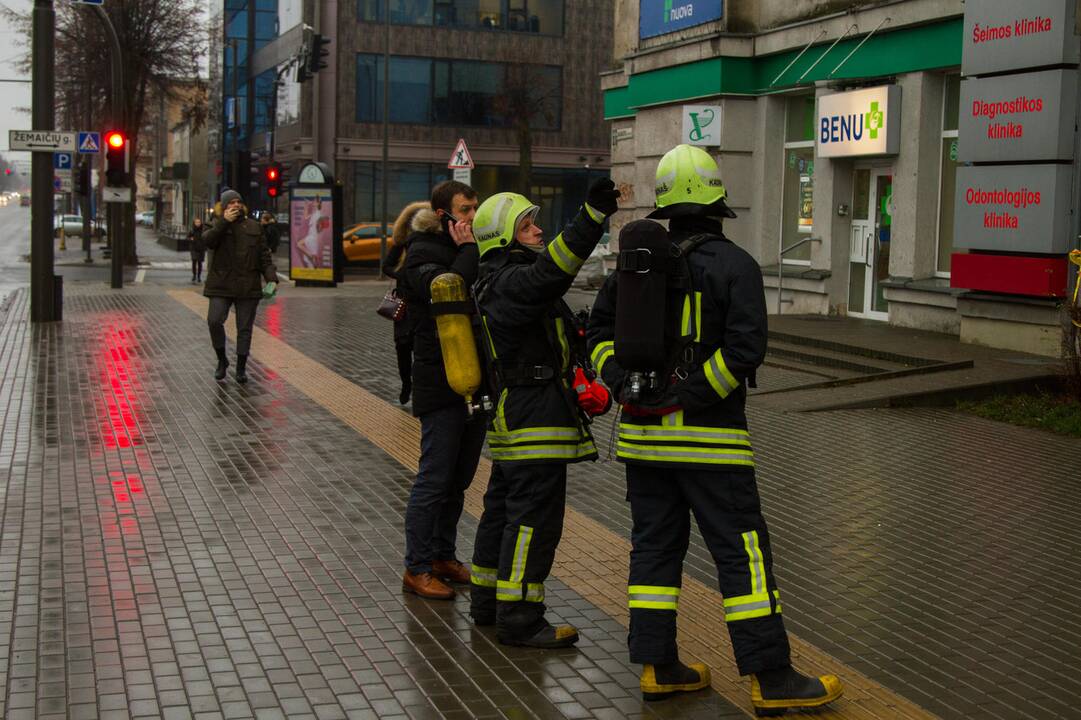 Žaliakalnio verslo centre kilo gaisras