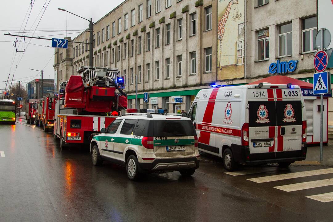 Žaliakalnio verslo centre kilo gaisras