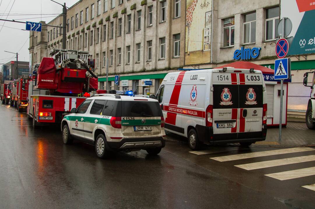 Žaliakalnio verslo centre kilo gaisras
