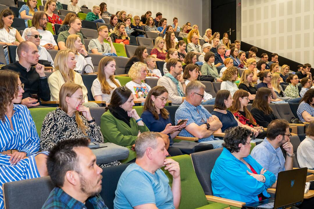 Profesorės B. M. Galdikas paskaita