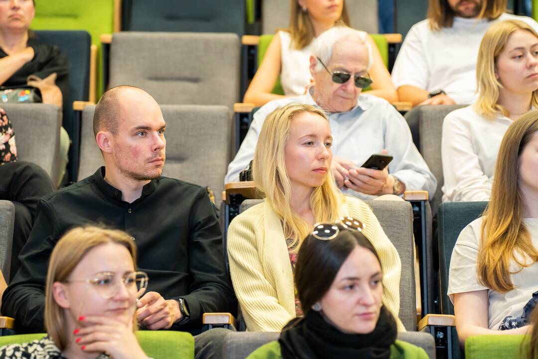 Profesorės B. M. Galdikas paskaita