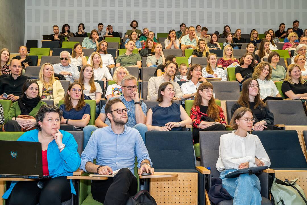 Profesorės B. M. Galdikas paskaita