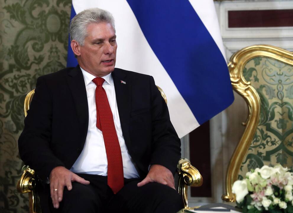 Miguelis Diazas-Canelis (kairėje) ir Vladimiras Putinas
