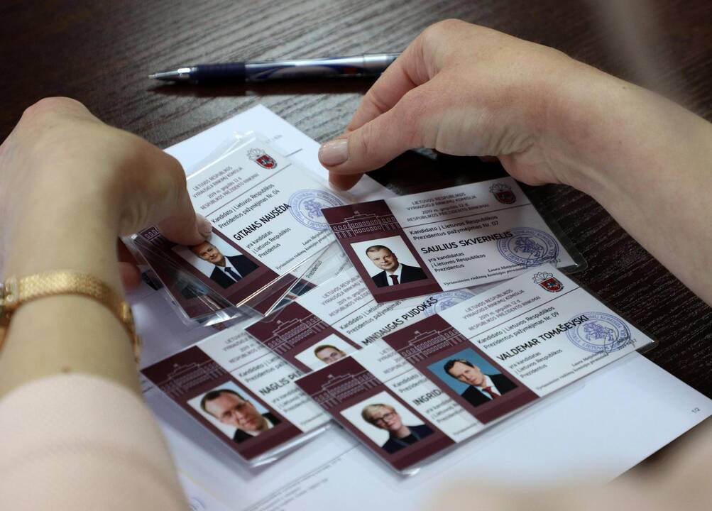 Kandidatams į prezidentus įteikti pažymėjimai