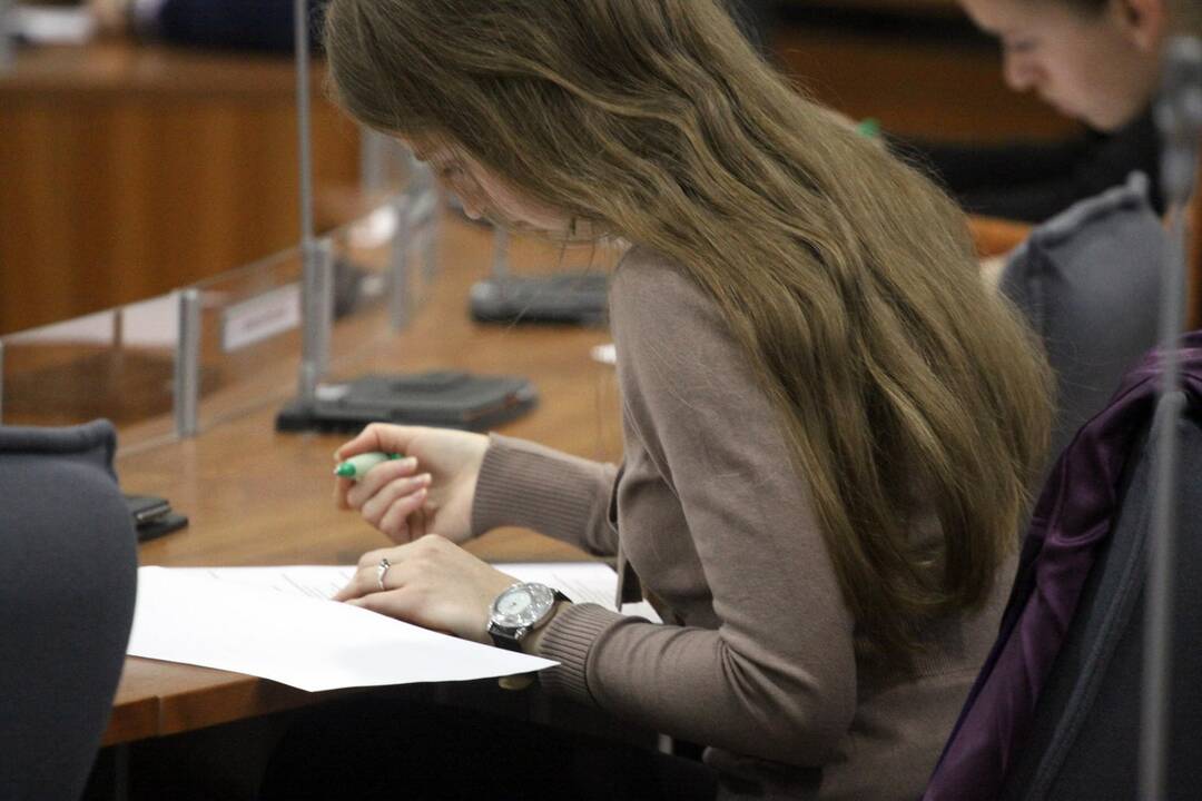 Mokyklinio lietuvių kalbos egzamino neišlaikė 5 proc. abiturientų