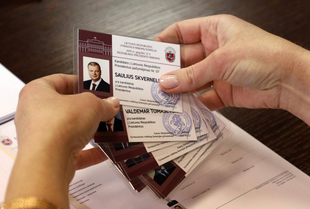 Kandidatams į prezidentus įteikti pažymėjimai