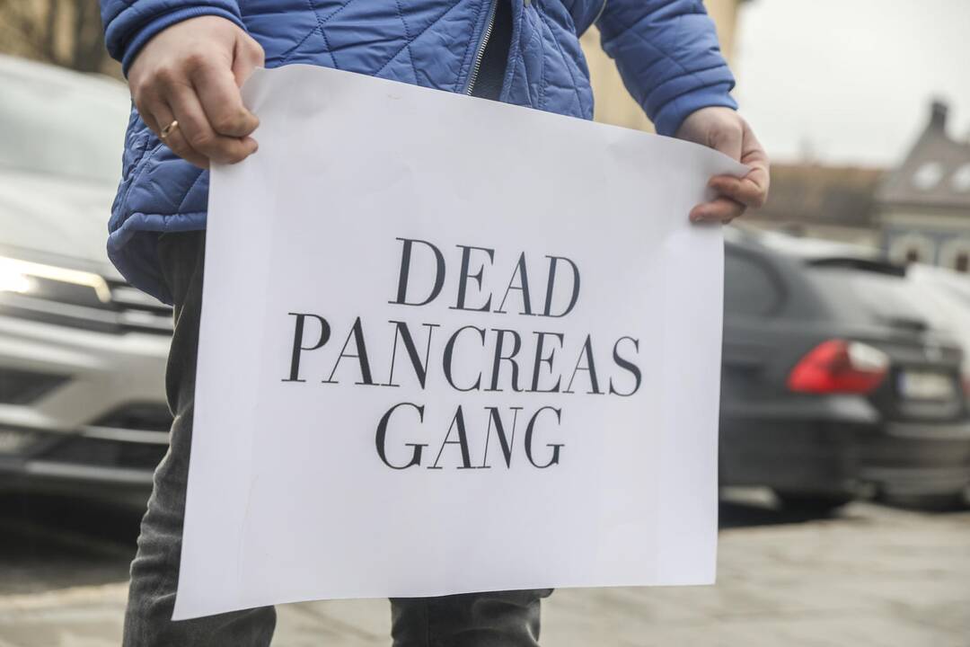 Sergantieji cukriniu diabetu prie SAM surengė piketą