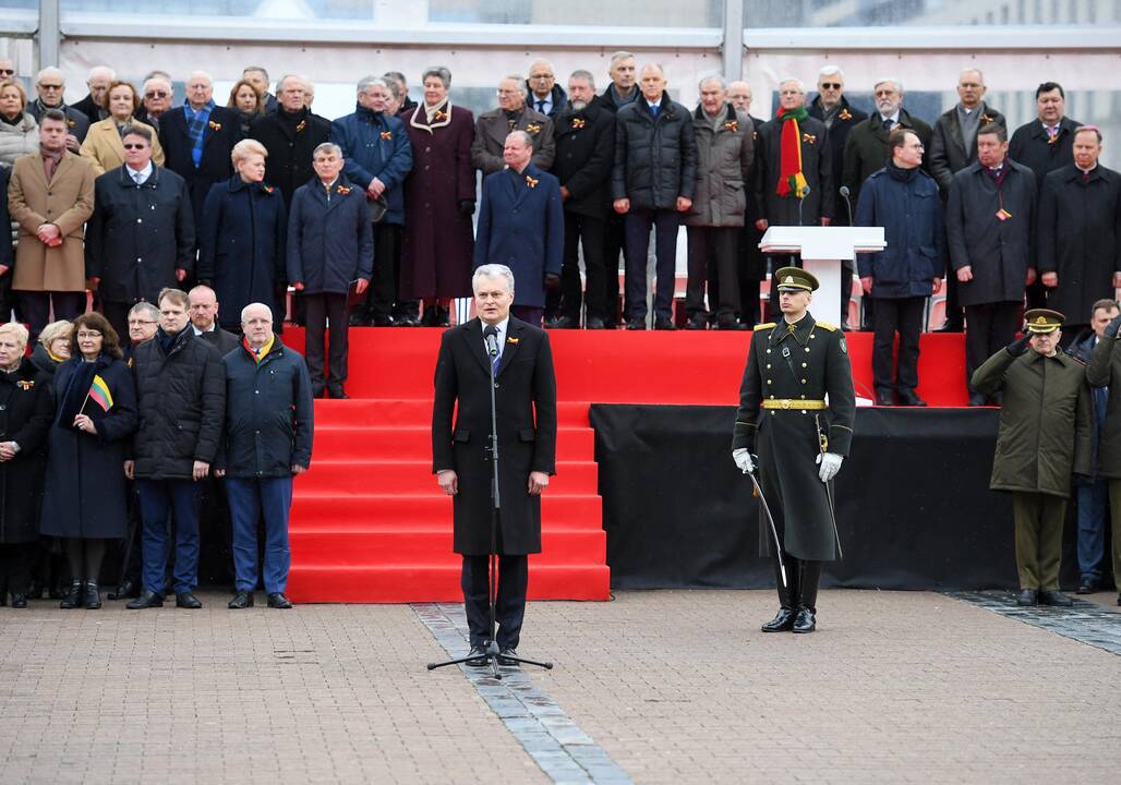Nepriklausomybės aikštėje plevėsuoja trijų Baltijos valstybių vėliavos