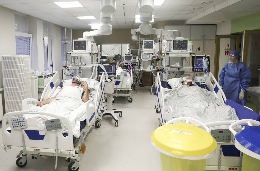 Ligoninėse gydoma per 2,3 tūkst. COVID-19 pacientų, 198 – reanimacijoje
