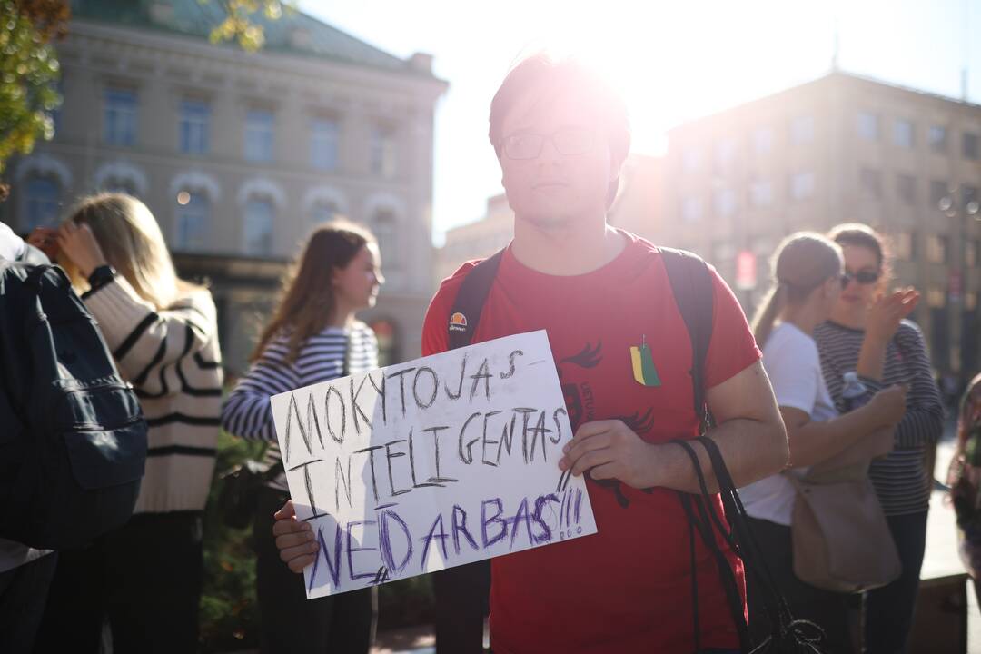 Prie Vyriausybės prasideda mokytojų streikas