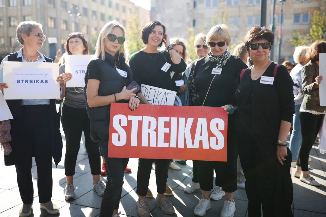 Prie Vyriausybės prasideda mokytojų streikas