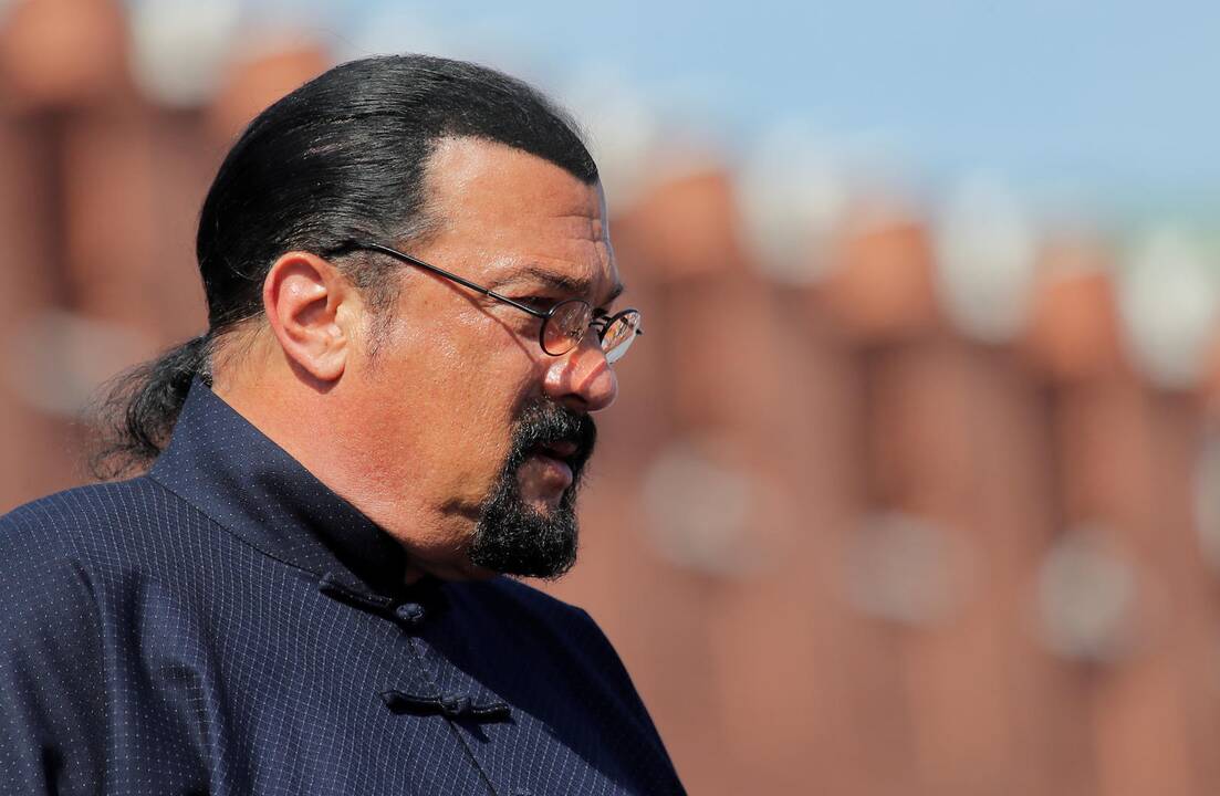 1951 — Detroite gimė žymus Holivudo aktorius Steven Seagal (Styvenas Sygalas)