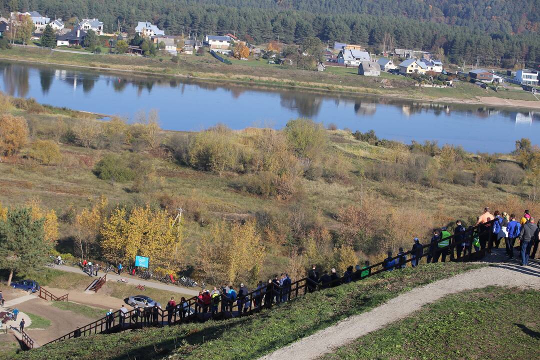 Išsidėstymas: dviračių trasos Kauno rajone iš abiejų pusių apglėbė Nemuną.