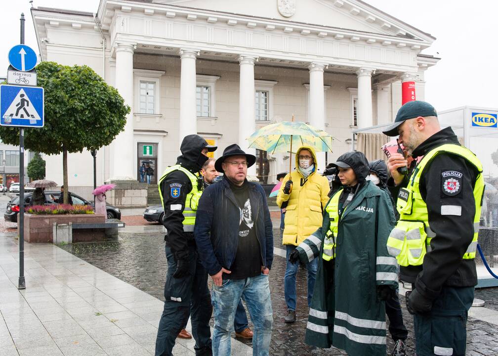 Protesto akcija Vilniuje prieš ribojimus nepasiskiepijusiems