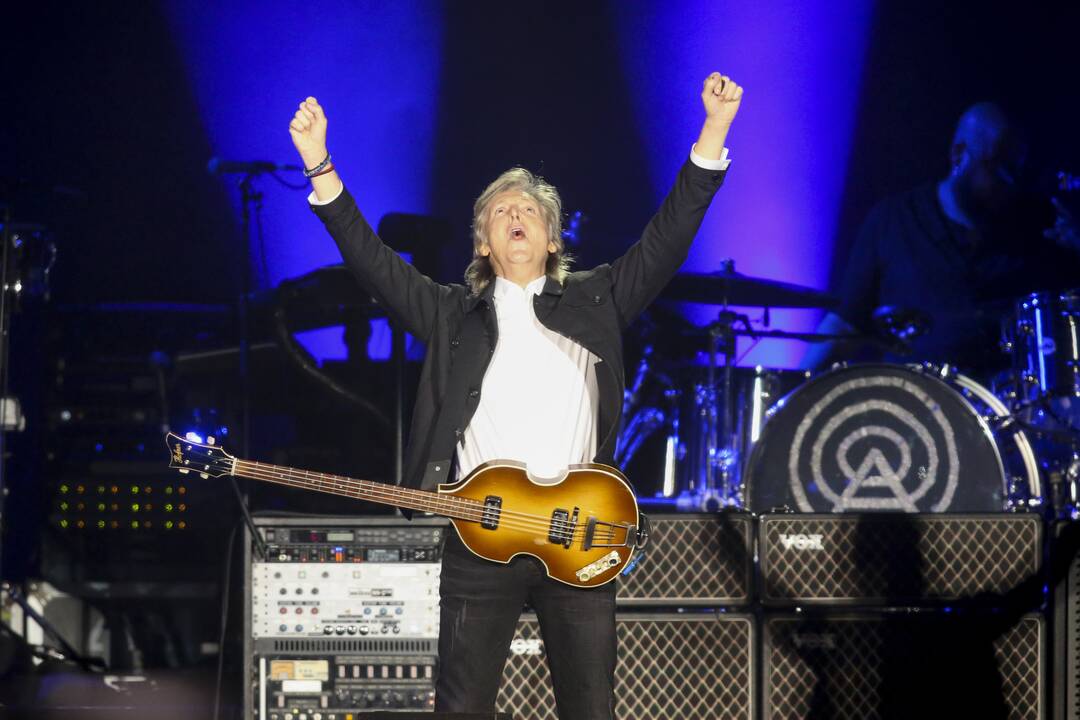 1991 m. – Paul McCartney (Polo Makartnio) „Liverpulio oratorijos“ debiutas įvyko Anglikonų katedroje, Liverpulyje.