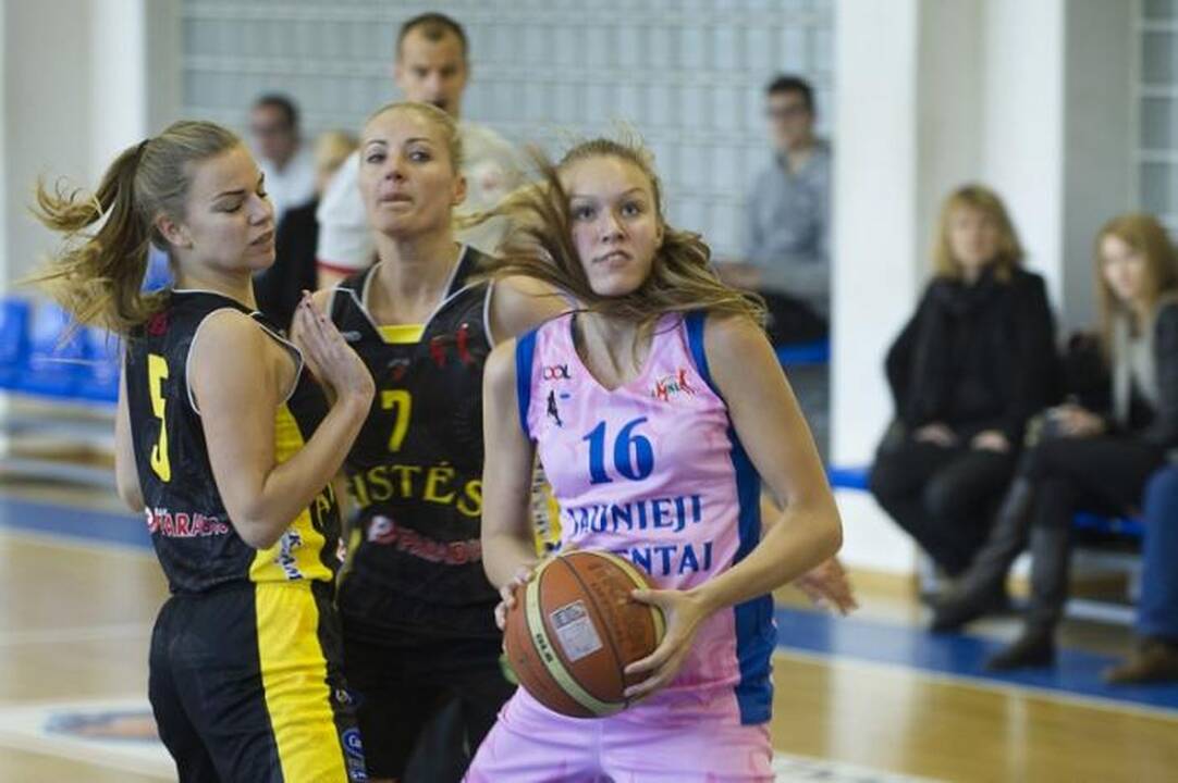 Lietuvos moterų krepšinio lygoje Vilniaus "Jaunųjų talentų" ekipa iškovojo pergalę