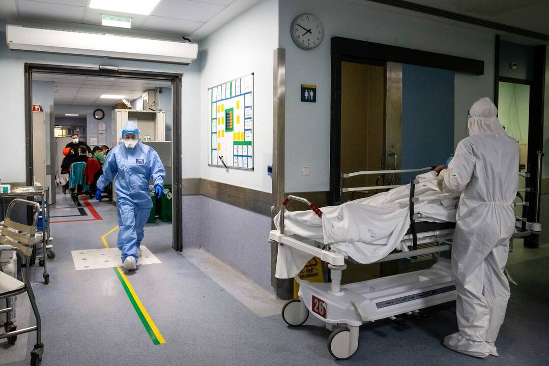 Imunologą nustebino pandemijos mastas: beprotiškiausiuose sapnuose niekada nebūčiau to numatęs