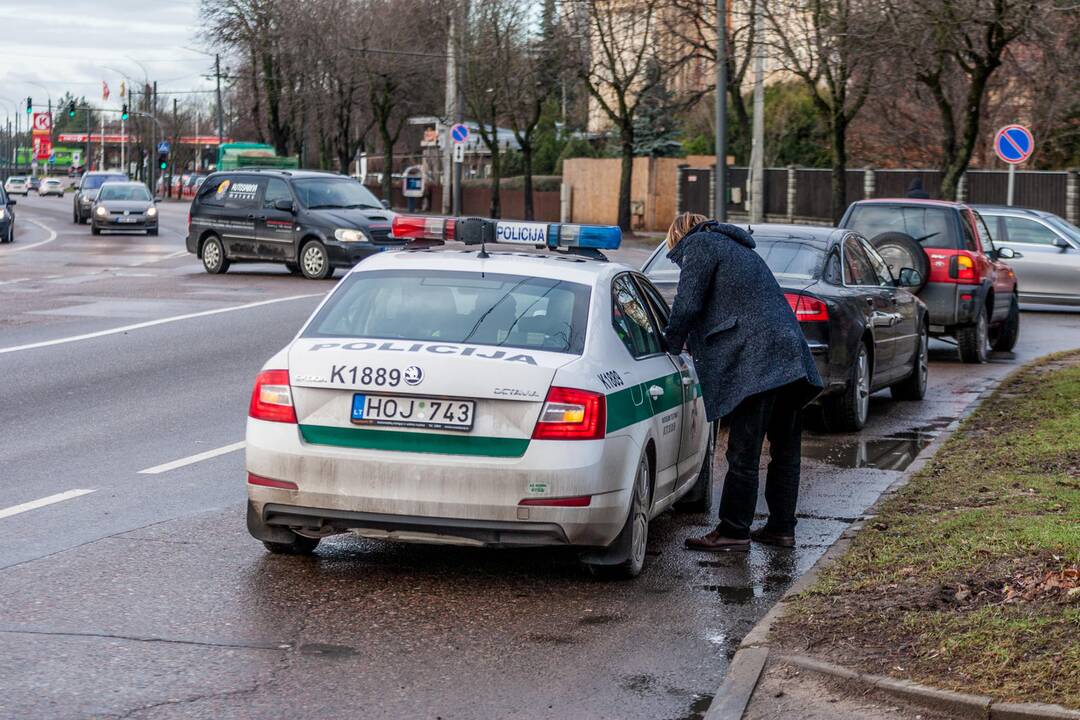 Kauno pareigūnų reidas Taikos ir Savanorių prospektuose
