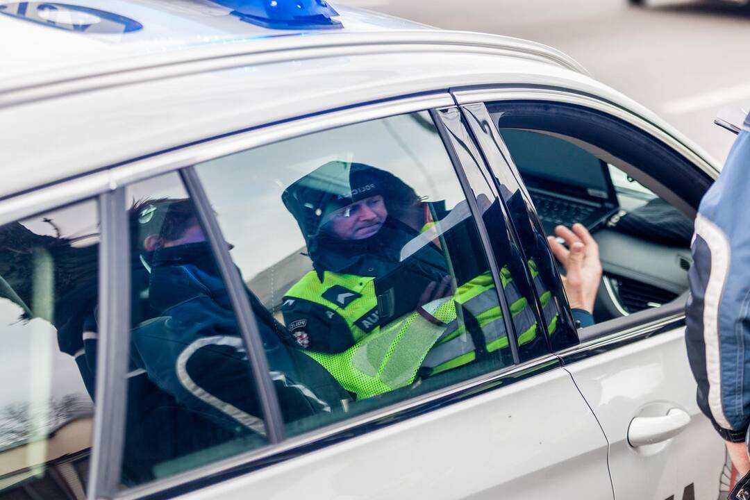 Kauno pareigūnų reidas Taikos ir Savanorių prospektuose