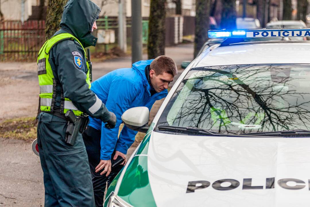 Kauno pareigūnų reidas Taikos ir Savanorių prospektuose