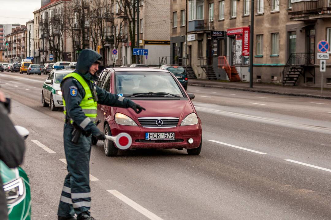 Kauno pareigūnų reidas Taikos ir Savanorių prospektuose