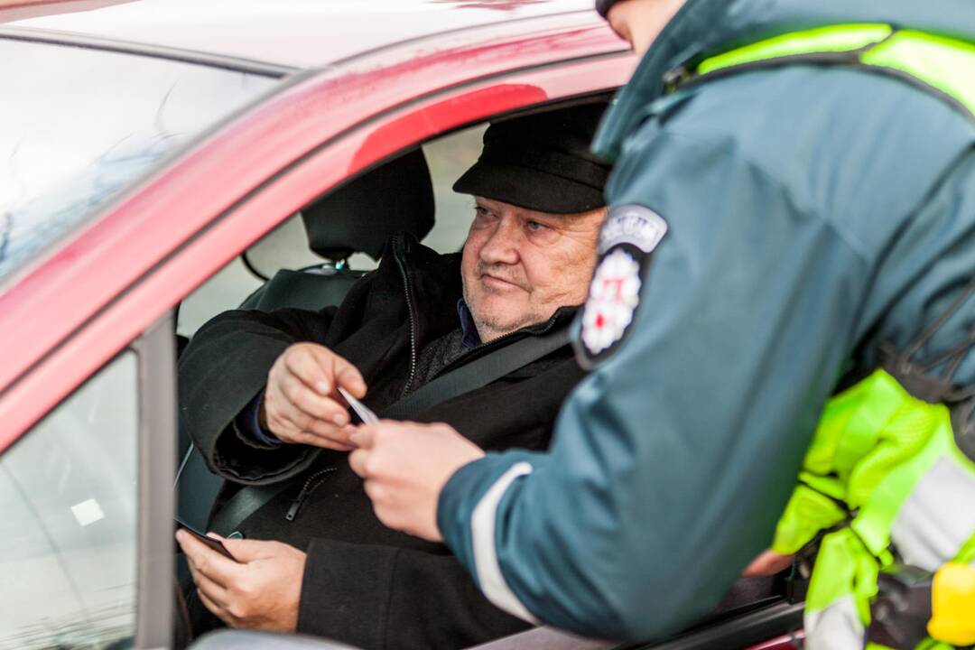 Kauno pareigūnų reidas Taikos ir Savanorių prospektuose