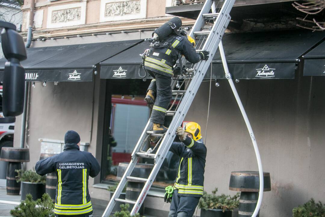 Laisvės alėjoje – gausios ugniagesių pajėgos