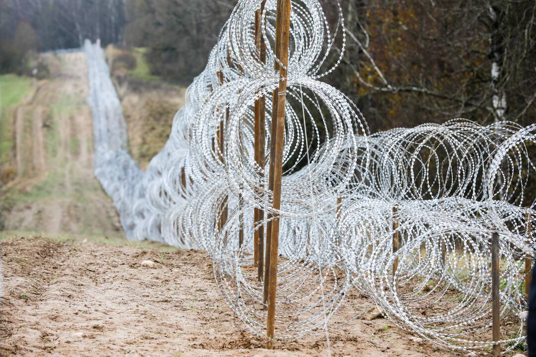 Pasienyje su Baltarusija neapgręžta migrantų, jų aktyvumas auga prie Latvijos, Lenkijos