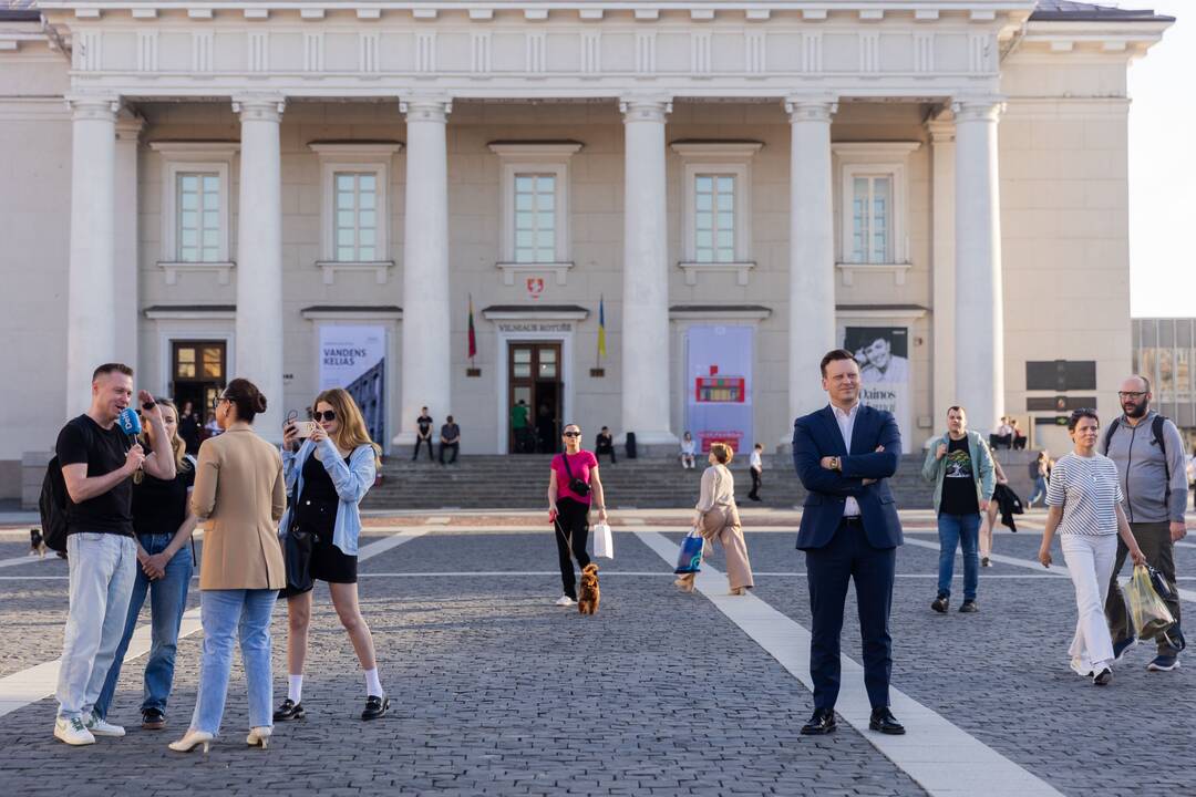Rotušės aikštėje atidarytas Vilnių su kitais miestais jungiantis „Portalas“