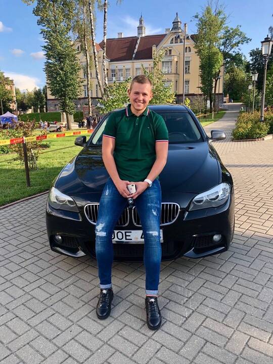 Tomas