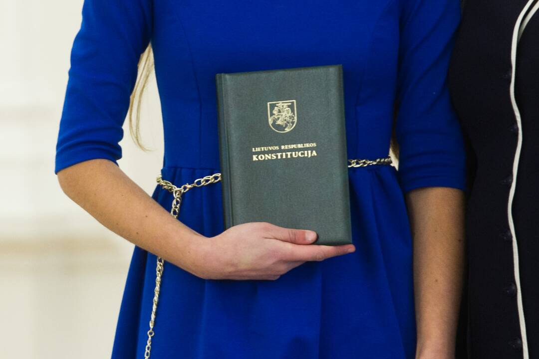 Lietuva mini Konstitucijos 30-metį: vyks tradicinis egzaminas, konferencija