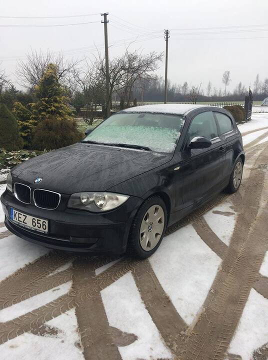 Iš kaunietės pavogtas BMW – prašo atsiliepti ką nors žinančius