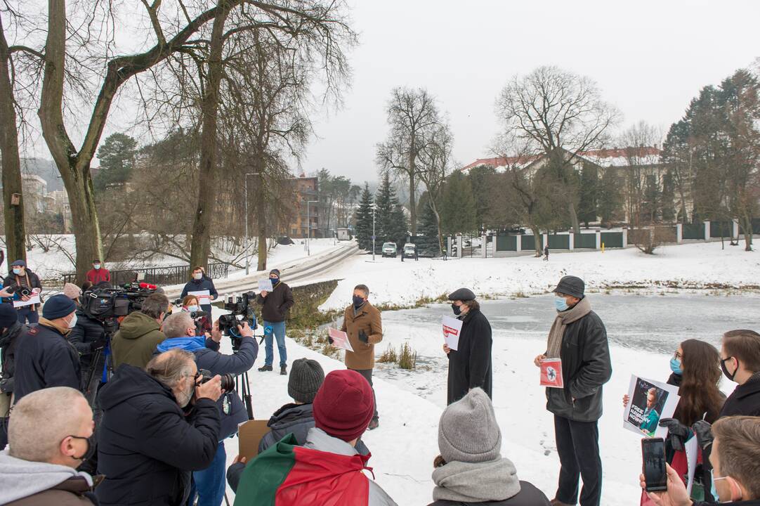 Po A. Navalno sulaikymo – piketas prie Rusijos ambasados Vilniuje