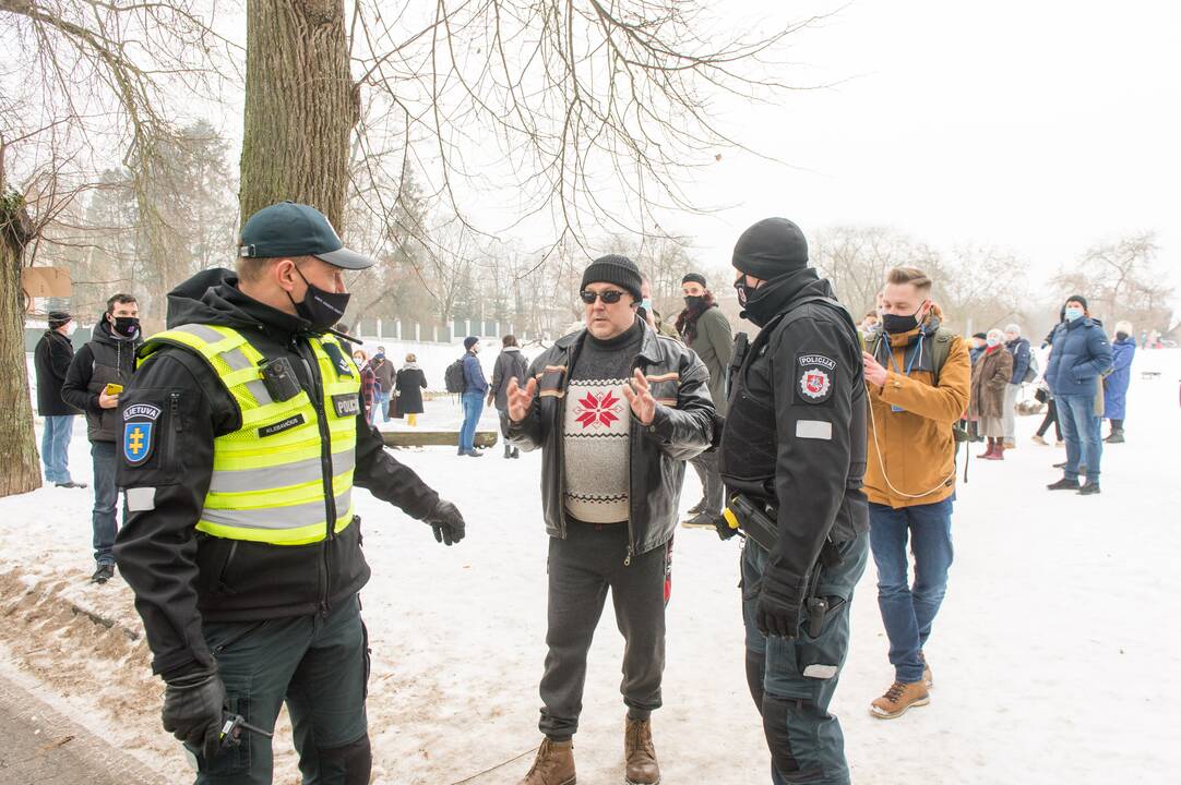 Po A. Navalno sulaikymo – piketas prie Rusijos ambasados Vilniuje