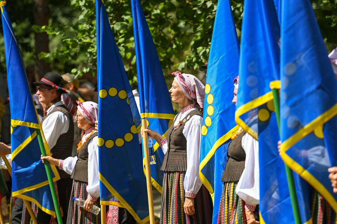 Prezidentas Palangoje atidengė paminklą J.Y. Simpsonui