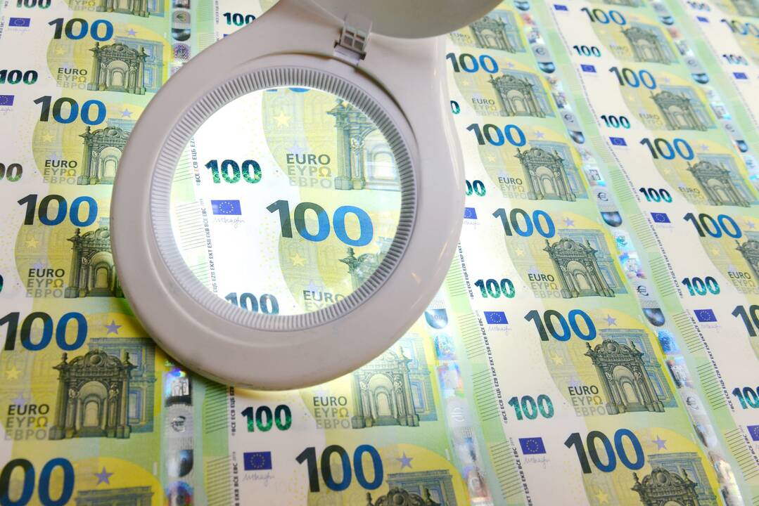 Nesąmonė: nesiskiepijusiems asmenims siūlomi 100 eurų tik kalba apie Vyriausybės pasimetimą ir nekompetenciją.