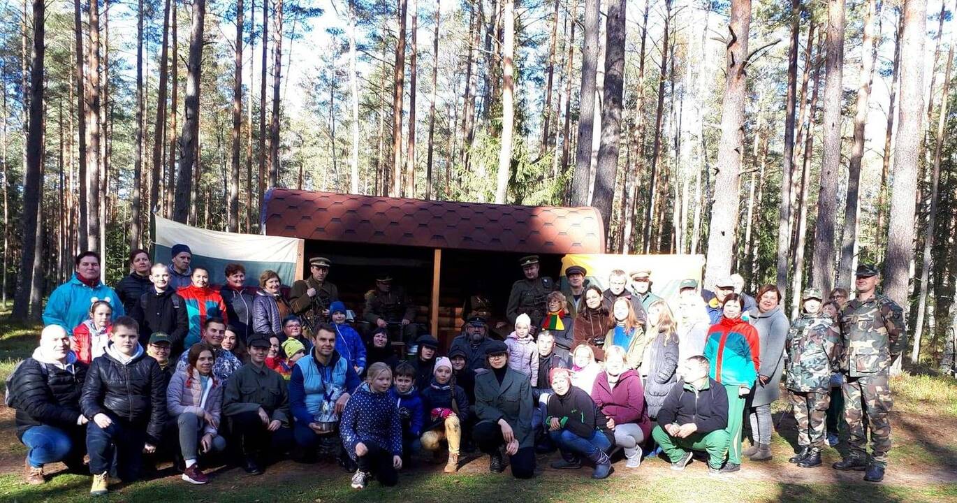 Veikla: Padubysio jaunimas penkias dienas trukusioje stovykloje stiprino ryšius su vietos bendruomene.