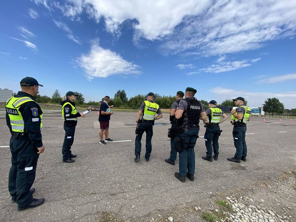 Geriausio Kauno apskrities policijos pirminės ir vidurinės grandies pareigūno rinkimai