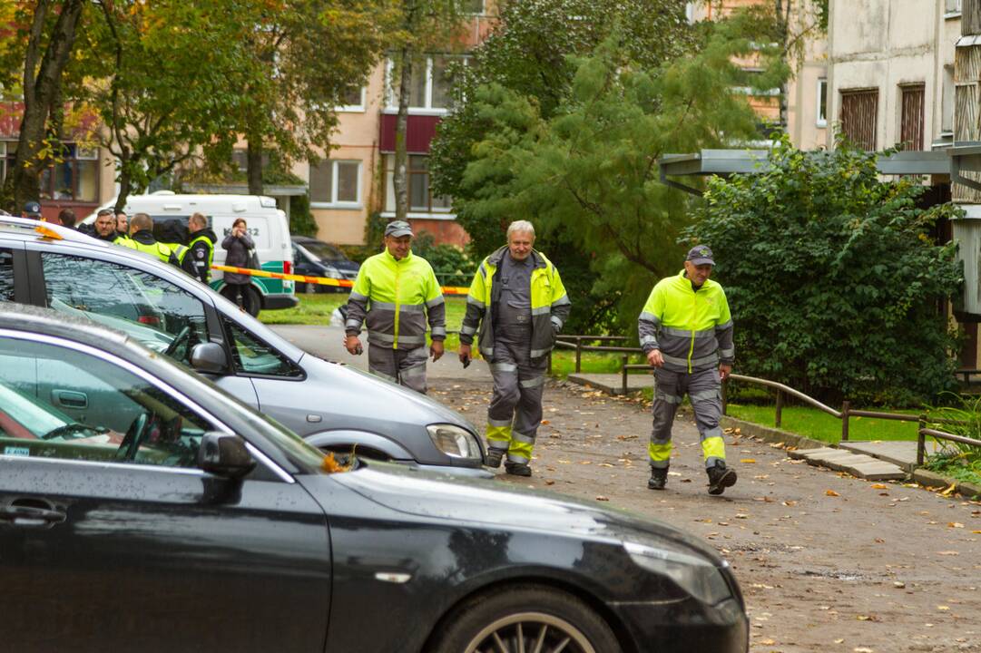 Dėl Kauno daugiabutyje rasto sprogmens – gyventojų evakuacija