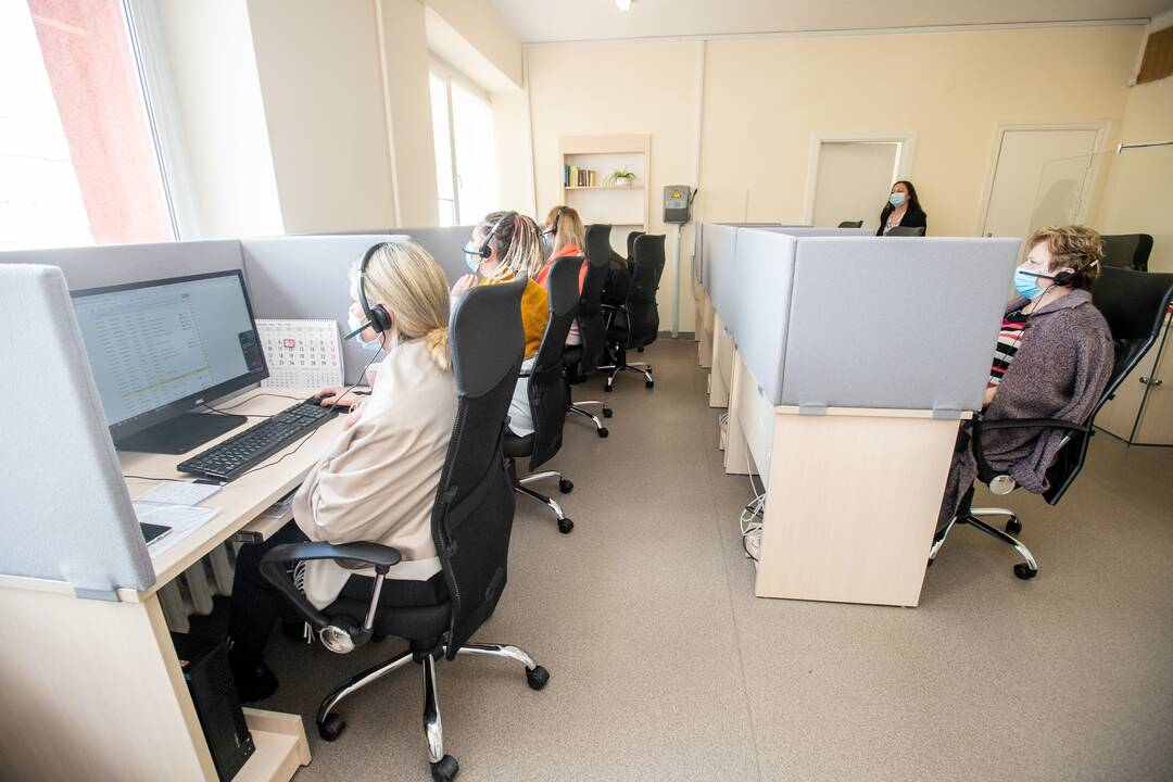 Komanda: daugelis skambučių centro darbuotojų – anksčiau skirtinguose KMP padaliniuose dirbusios registratorės.